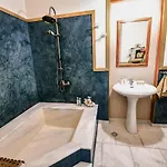 Anoi Tholos 아파트